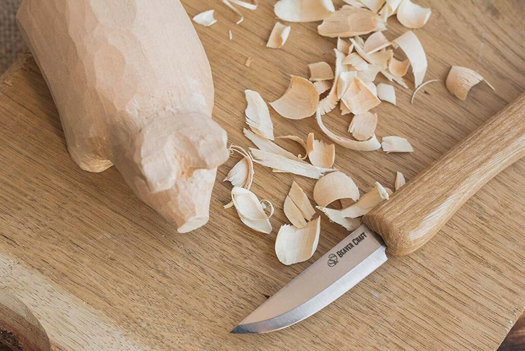 How to carve wood without tools 2